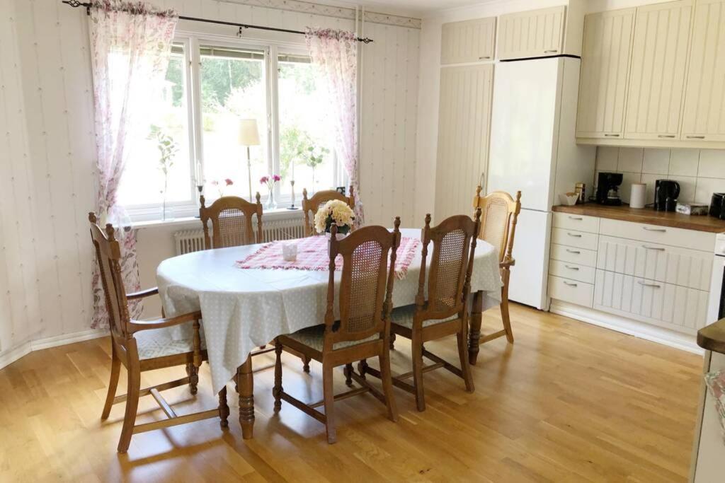 Vila Egen Laegenhet I 2-Familjshus Pa Landet. Tierp Exteriér fotografie