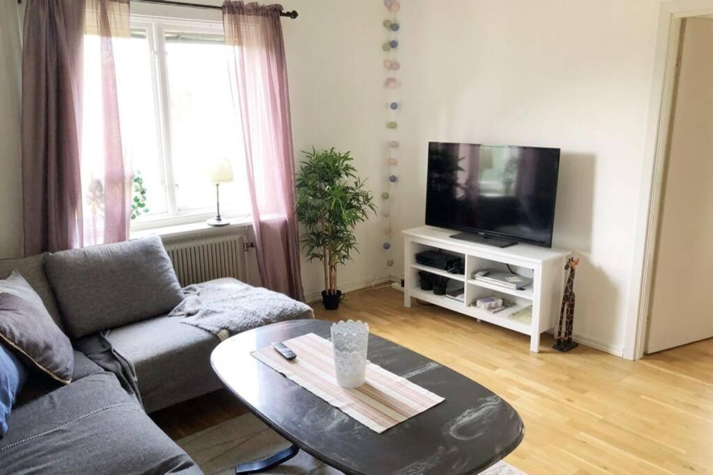 Vila Egen Laegenhet I 2-Familjshus Pa Landet. Tierp Exteriér fotografie